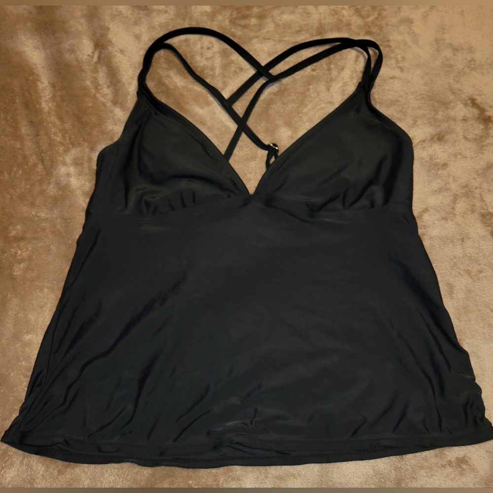 Time and Tru Women's Swim tankini top